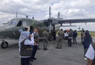 TNI AU dan BMKG Bersinergi Pesawat Casa-212 Lakukan Operasi Modifikasi Cuaca dari Lanud Soewondo