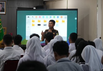 Pusat Penerangan Hukum (Puspenkum) Kejaksaan Agung, Senin 28 Juli 2025 menerima kunjungan studi dari 65 siswa/siswi dan tenaga pendidik SMA Negeri 46 Jakarta