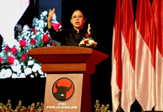 Ketua DPR sekaligus Ketua DPP PDI Perjuangan (PDIP) Puan Maharani
