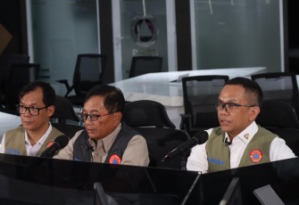Konferensi Pers potensi tsunami di Indonesia pasca gempabumi dengan magnitudo 8,7 di Kamchatka, Rusia, di Ruang Pusat Pengendalian Operasi BNPB, Jakarta, Rabu (30/7)