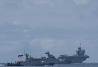 Koarmada III Gelar Passex dan Waspam Bersama UK Carrier Strike Group di Perairan Barat Daya Pulau Buru