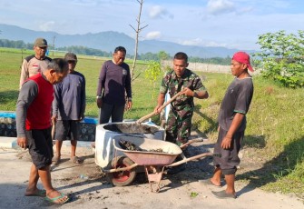 Bersih lingkungan di wilayah desa binaan 