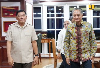 Menteri Pekerjaan Umum, Dody Hanggodo, melakukan pertemuan dengan Menteri Pertahanan, Sjafrie Sjamsoeddin, di kantor Kementerian Pertahanan, Jakarta, Selasa (5/8/2025)