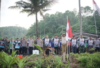 Tim Pesisir Timur Ekspedisi Merah Putih 70-Mile Sea Paradise