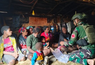 Satgas Yonif 700/WYC Gelar Safari Honai di Distrik Gome