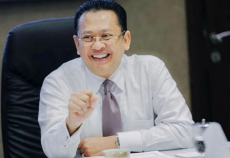Bambang Soesatyo Anggota DPR RI/Ketua MPR RI ke-15 Ketua DPR RI ke-20 Ketua Komisi ||I DPR RI ke-7/Dosen Tetap Pascasarjana (S3) Imu Hukum Universitas Borobudur, Universitas Jayabaya dan Universitas Pertahanan (Unhan)