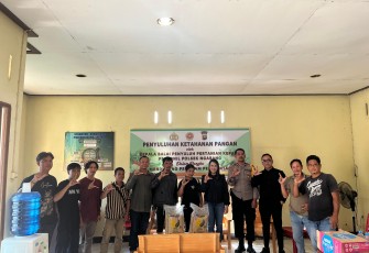 Anggota DPR RI, Adrianus Asia Sidot, menyalurkan bantuan sebanyak 125 ton bibit padi varietas Inpari 32 HDB untuk para petani di Kabupaten Landak