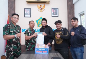 Komandan Satuan Tugas Pengamanan (Dansatgaspam) Bandara Juanda, Letkol Laut (P) Rai Terianom mewakili Komandan Lanudal Juanda Kolonel Laut (P) Gugus Wahyu Setyo Utomo di Mako Lanudal Juanda, Kamis (28/8/2025)