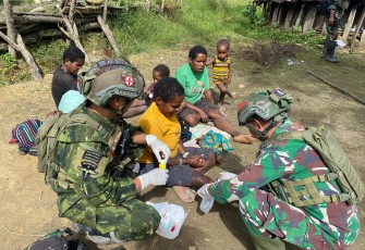 Jejak Pengabdian Prajurit Loreng di Mayuberi