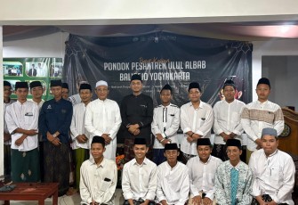 Santri Ulul Albab Antusias Ikuti Seminar Bahas Kontrak Konvensional dan Syariah