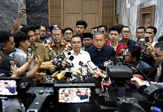Perwakilan mahasiswa ini diterima oleh Wakil Ketua DPR Sufmi Dasco Ahmad, Cucun Ahmad Syamsurijal dan Saan Mustopa di Gedung Nusantara, Kompleks Parlemen, Senayan, Jakarta, Rabu (3/9/2025)
