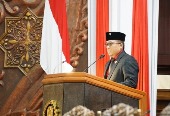 Juru Bicara Fraksi PDIP DPRD Jatim, Agus Black Hoe Budianto