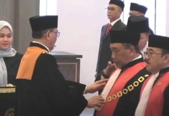 Bertempat di gedung Mahkamah Agung RI, Senin (8/9), telah dilantik dan diambil sumpah Ketua Pengadilan Tinggi Surabaya, Sujatmiko, S.H., M.H