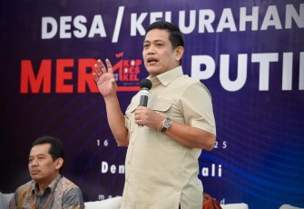 Deputi Bidang Pengembangan Usaha Koperasi Kemenkop Panel Barus 