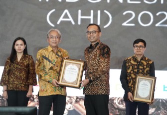 Bank Jatim Raih Anugerah Humas Indonesia 2025