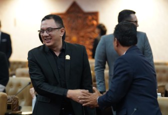 Wakil Ketua DPRD Jawa Timur, Deni Wicaksono