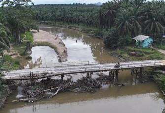 Jembatan sungai Sosa di Desa Lubuk Bunut, Kabupaten Padang Lawas, Sumut