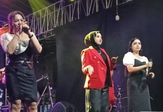 Artis dangdut menggoyang Kartasura