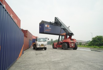 KAI Logistik Tingkatkan Kapasitas CY Klari sebagai Langkah Strategis Dukung Green Freight dan Zero ODOL 2026