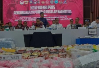 Konferensi pers pengungkapan kasus narkoba