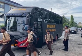 Program Bus Sekolah Gratis Brimob Polda Kalteng 