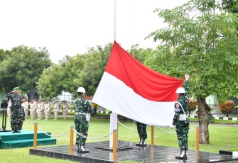 Upacara bendera 17-an prajurit Kodim 0802/Ponorogo, Senin (17/11)