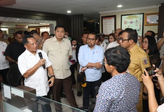 Menteri Dalam Negeri (Mendagri) Muhammad Tito Karnavian meminta Pemerintah Kota (Pemkot) Denpasar menggalakkan sosialisasi kebijakan pembebasan Bea Perolehan Hak atas Tanah dan Bangunan (BPHTB) serta retribusi Persetujuan Bangunan Gedung (PBG) bagi Masyarakat Berpenghasilan Rendah (MBR) 