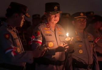 Kapolda Kalimantan Tengah (Kalteng) Irjen Pol Iwan Kurniawan, S.IK., M.Si. memimpin langsung acara renungan kebangsaan dalam rangka apel kasatwil jajaran Polda Kalteng, bertempat di Gedung Graha Bhayangkara, Jl. Tjilik Riwut Km.1, Mapolda setempat