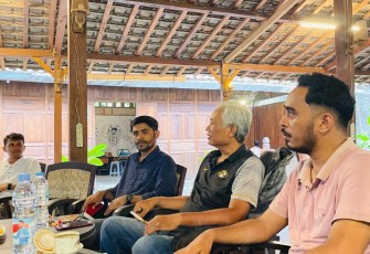 Aktivis Hak Asasi Manusia sekaligus Dewan Pembina Constitutional Law Study (CLS), Abdul Haris Nepe