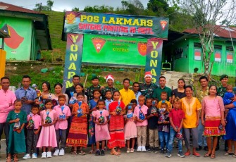 Pos Lakmars Berbagi Hadiah