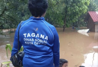 Tim Tagana saat melakukan assesmen di lokasi banjir, Selasa (04/03/25)