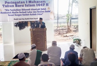 Ustadz Kamaludin saat memberikan khutbah Jum'at (4/7)