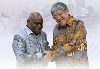 Menteri HAM Natalius Pigai bersama Dubes Jepang di Jakarta 
