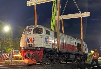 KAI Logistik Kirim 7 Lokomotif ke Jawa