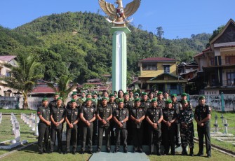 Plh Kaajenrem 023/KS Pimpin Ziarah Rombongan ke TMP Sibolga
