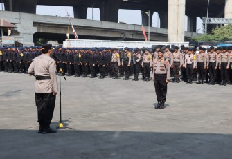 Kapolres Priok Pimpin Apel Pengamanan Haul Mbah Priok, Layani Masyarakat yang mengikuti Haul Mbah Priok dengan Humanis