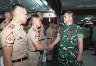 Kasad saat memberikan pembekalan kepada para Taruna Akademi Militer (Akmil) Tingkat III dan Tingkat IV, calon Perwira Remaja (Paja), di Akmil, Magelang, Rabu (9/7/2025)