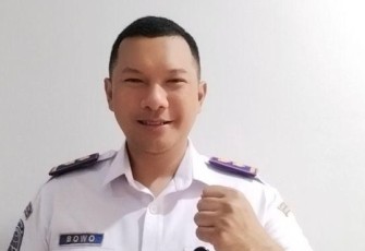 Haribowo Lesmono, Kepala Bandara Kelas III Dewadaru.