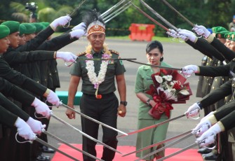  Mayjen TNI Jimmy Ramoz Manalu Menerima Tugas Sebagai Pangdam Kasuari Ke 7