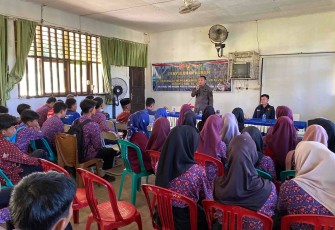 Penyuluhan Hukum dan Bahaya Narkoba kepada Warga Desa Bandu Agung dan Siswa Siswi SMAN 4 Kaur