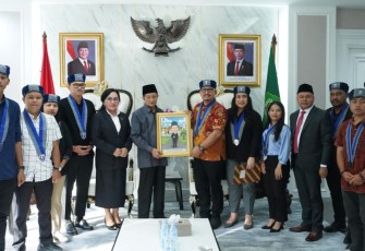 Menag Nasaruddin Umar saat menerima kedatangan Pengurus Pusat Gerakan Mahasiswa Kristen Indonesia (GMKI). 