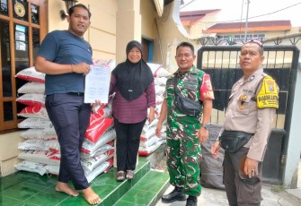 Babinsa Manguharjo saat Monitoring Penyaluran Pupuk untuk Dukung Ketahanan Pangan