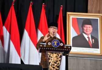 Mendes Yandri saat memberikan sambutan dan menjadi Dewan Pakar pada Kegiatan Penganugerahan Peacemaker Justice Award 2025 di Kementerian Hukum Jakarta Selatan, Rabu (26/11/2025).