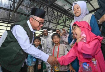 Mendikdasmen, Abdul Mu’ti, saat berkunjung ke Sekolah Alam Indonesia Pekanbaru, Jumat (19/9).