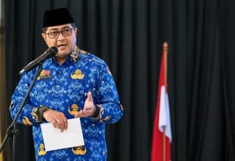 Menteri Ekraf, Teuku Riefky Harsya saat memberikan amanat dalam pengukuhkan Dewan Pengurus KORPRI Kementerian Ekraf Masa Bakti 2025–2030 di Kantor Kementerian Ekraf, Jakarta, Kamis, 14 Agustus 2025.