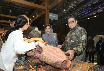 Menteri Ekraf saat membuka acara yang bertema “Sinergi dan Inovasi: Kunci Penguatan Peran UMKM sebagai Motor Penggerak Ekonomi Berkelanjutan”, Kamis, 7 Agustus 2025.