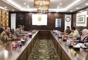 Menteri PKP Maruarar Sirait saat bertemu Ketua MA di Jakarta, Jum'at (18/7/2025) sore.