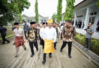 Menteri Sosial Saifullah Yusuf (Gus Ipul) saat meninjau langsung sekolah rakyat di Sumatera Utara, Jumat (11/4/2025).