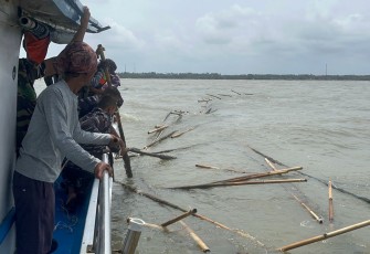 Pembongkaran Pagar Laut di wilayah Tanjung Pasir, Tangerang, Banten, Selasa (11/02).