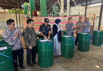 Pelepasan Ekspor Produk Nilam Aceh ke Paris